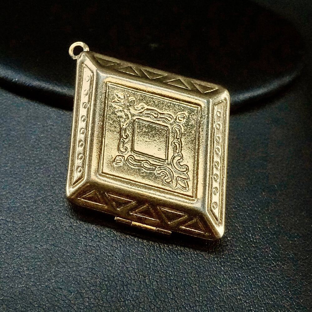 Antiqued Square Photo Locket Pendant Gold Tone Scrollwork Detail Vintage Style